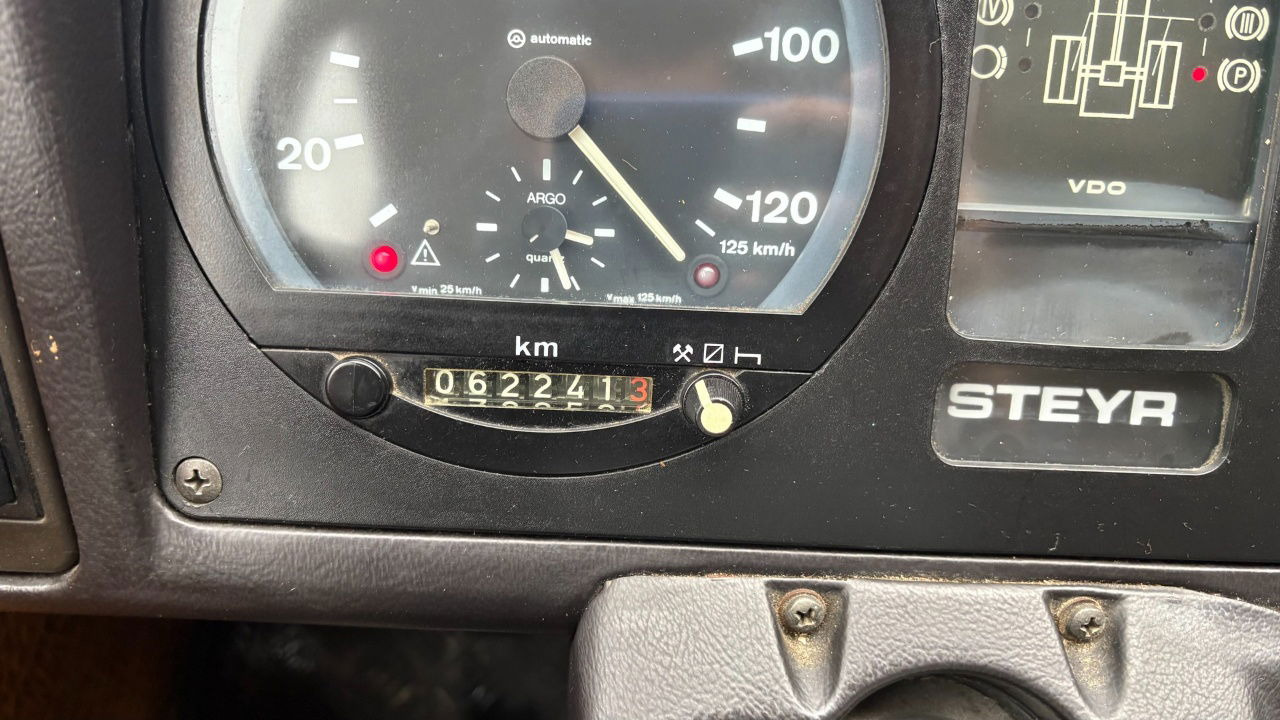 Camión lona Steyr 12M18 4X4 stake body - 62.000km: foto 20 Camión lona Steyr 12M18 4X4 stake body - 62.000km: foto 20