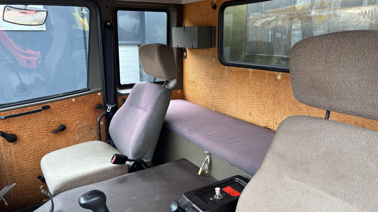 Camión lona Steyr 12M18 4X4 stake body - 62.000km: foto 23 Camión lona Steyr 12M18 4X4 stake body - 62.000km: foto 23