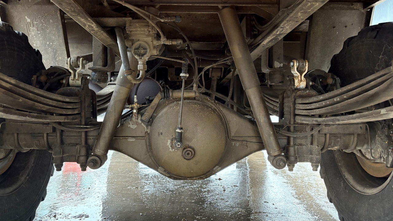 Camión lona Steyr 12M18 4X4 stake body - 62.000km: foto 9 Camión lona Steyr 12M18 4X4 stake body - 62.000km: foto 9