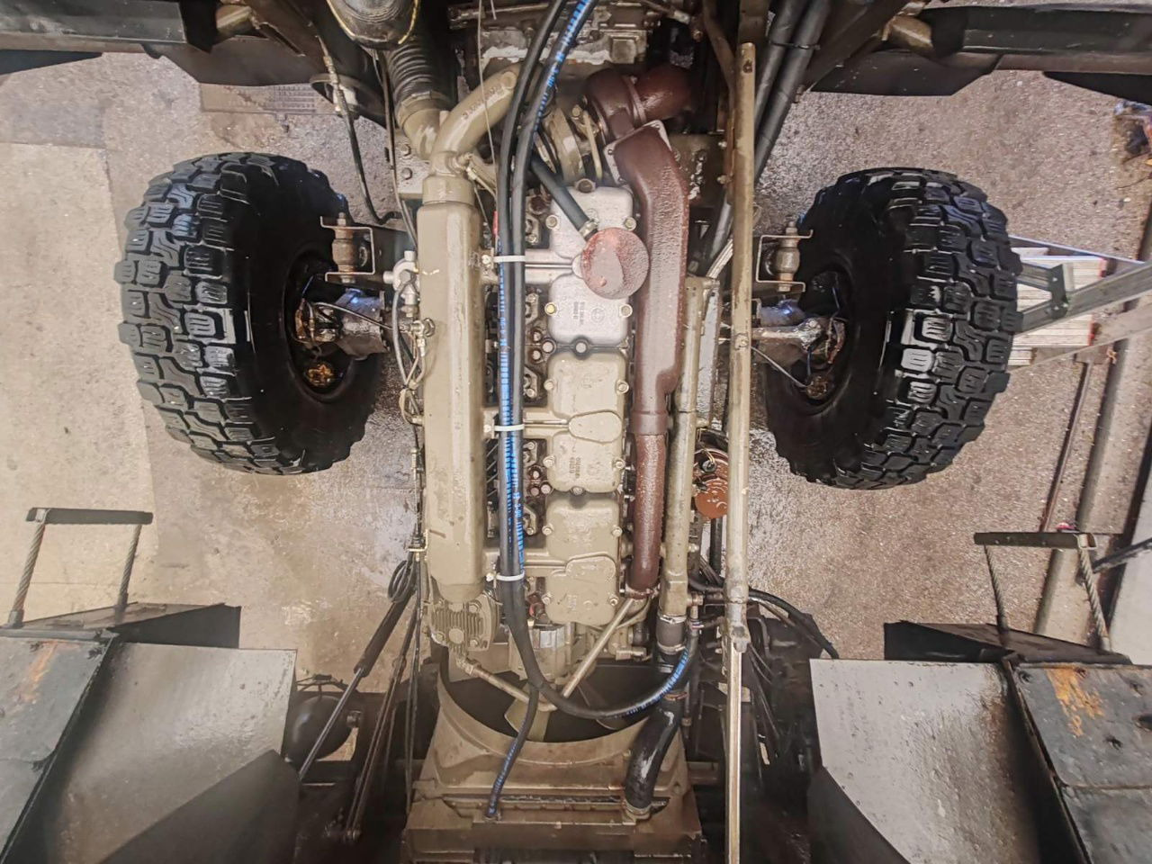 Camión lona Steyr 12M18 4X4 stake body - 62.000km: foto 12 Camión lona Steyr 12M18 4X4 stake body - 62.000km: foto 12