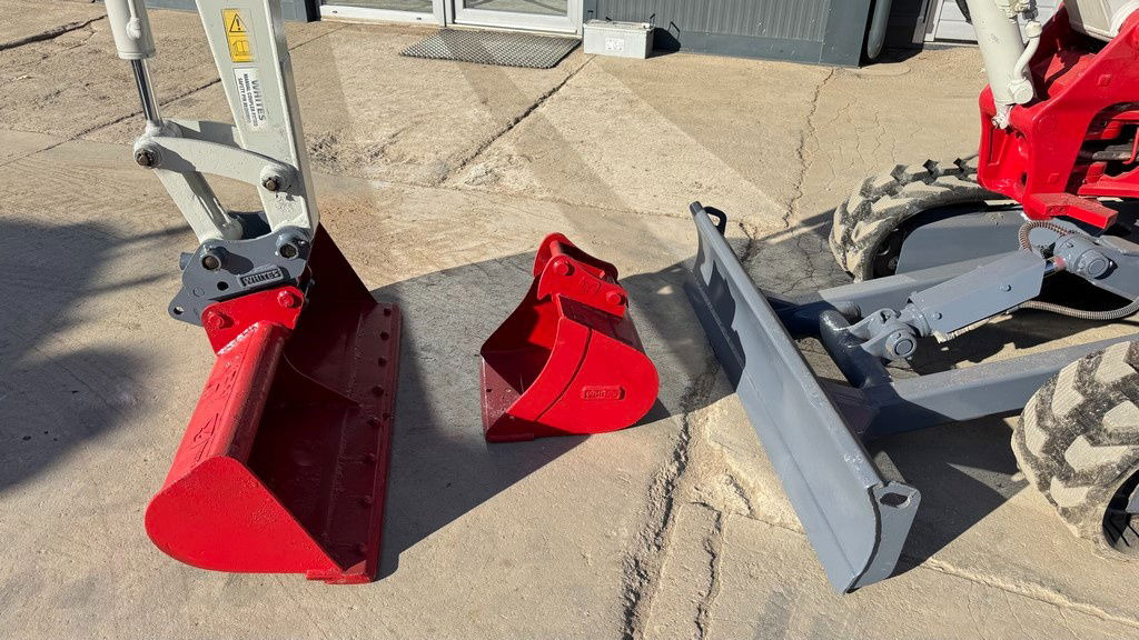 Takeuchi TB230 - 2019 Year - 2435 Hours - 2X Buckets - NEW Tracks - Miniexcavadora: foto 2 Takeuchi TB230 - 2019 Year - 2435 Hours - 2X Buckets - NEW Tracks - Miniexcavadora: foto 2