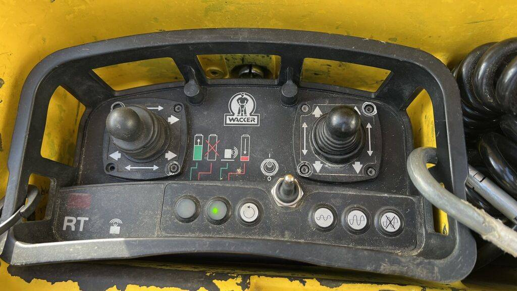 Mini compactadora WACKER NEUSON Neuson RT 82 SC-2 - Remote Control: foto 12