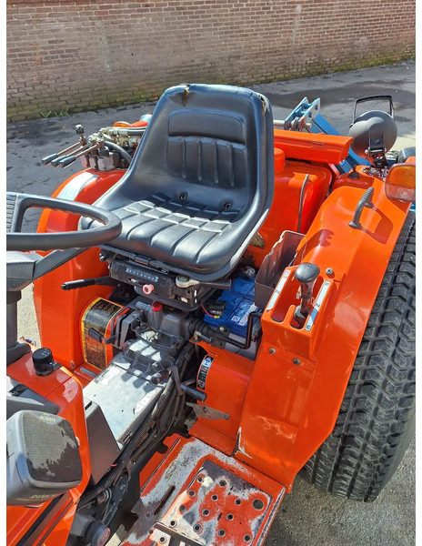 Kubota B2150 - Remolcadora: foto 4 Kubota B2150 - Remolcadora: foto 4