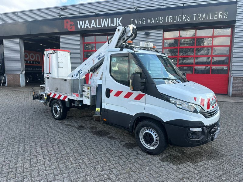 Iveco Daily 35S14 521 working hours, 14 meters Airco - Furgoneta: foto 4 Iveco Daily 35S14 521 working hours, 14 meters Airco - Furgoneta: foto 4