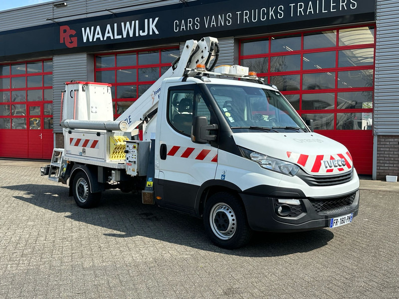 Iveco Daily 35S14 APK 10-07-2026 Nederlands Kenteken 14 meter, 4x stamped, 413 working hours - Furgoneta: foto 3 Iveco Daily 35S14 APK 10-07-2026 Nederlands Kenteken 14 meter, 4x stamped, 413 working hours - Furgoneta: foto 3