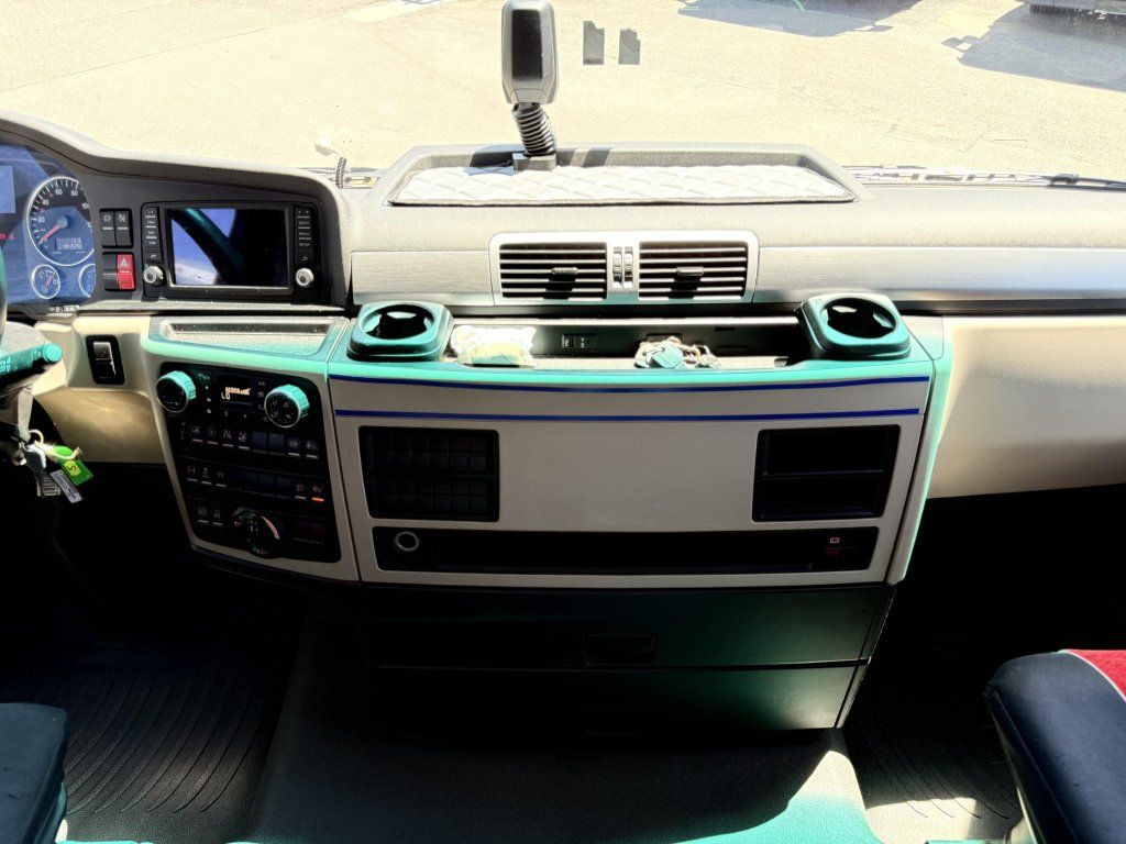 Cabeza tractora MAN TGX18.500 EURO 6 MEGA/lowdeck: foto 15 Cabeza tractora MAN TGX18.500 EURO 6 MEGA/lowdeck: foto 15