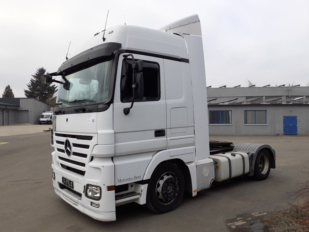 Mercedes-Benz 1844 Actros MEGA/Lowdeck EURO 5 - Cabeza tractora: foto 3 Mercedes-Benz 1844 Actros MEGA/Lowdeck EURO 5 - Cabeza tractora: foto 3