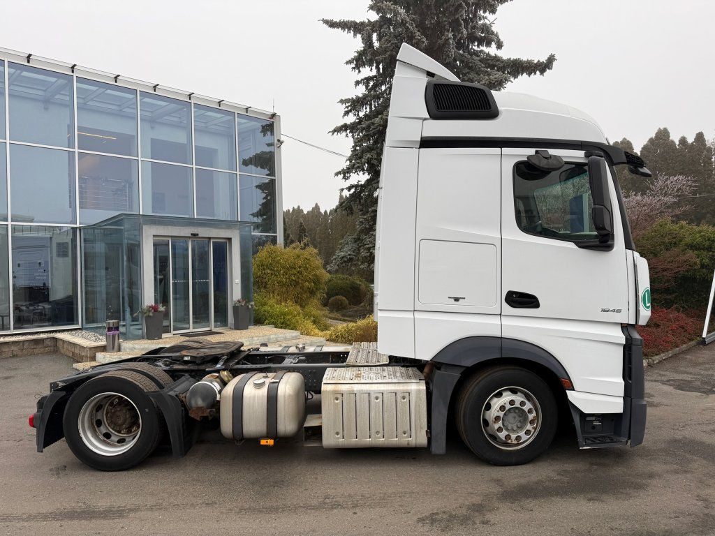 Mercedes-Benz 1845 Actros EURO 6 MEGA/lowdeck NOT DRIVEABLE - Cabeza tractora: foto 3 Mercedes-Benz 1845 Actros EURO 6 MEGA/lowdeck NOT DRIVEABLE - Cabeza tractora: foto 3