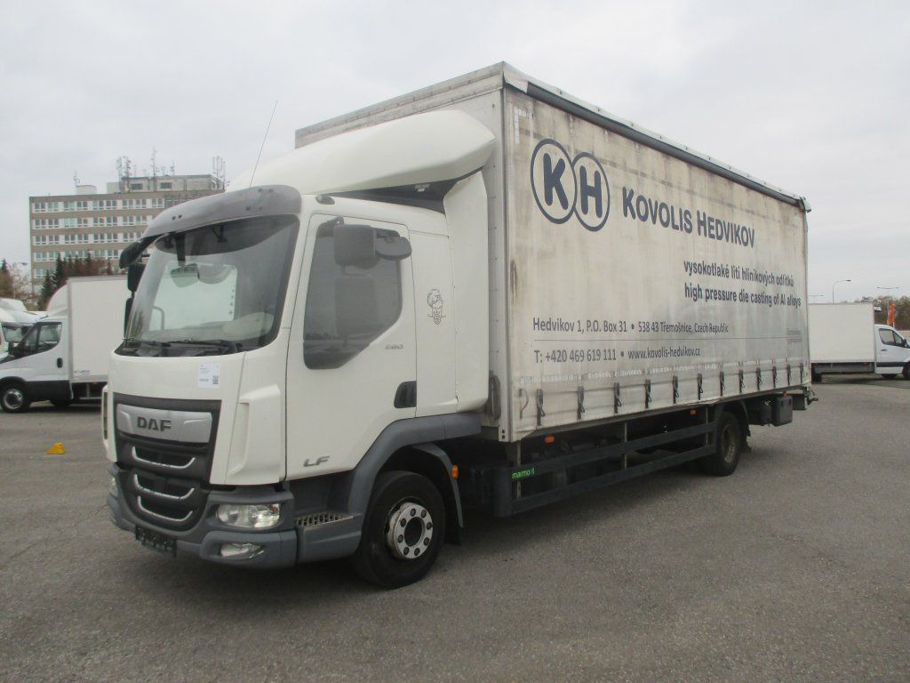 DAF LF 12.260 - Camión lona: foto 1 DAF LF 12.260 - Camión lona: foto 1