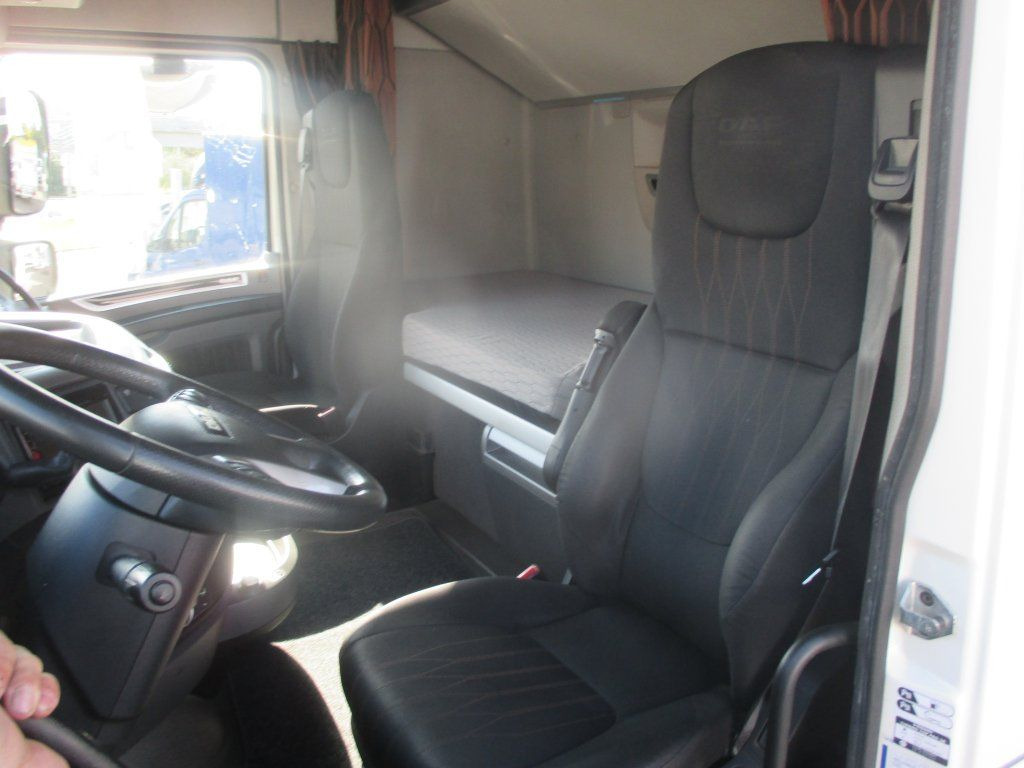 DAF XF 480, 6x2, - Camión caja cerrada: foto 5 DAF XF 480, 6x2, - Camión caja cerrada: foto 5