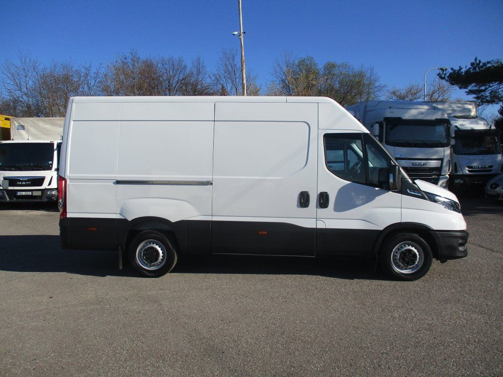Iveco Daily 35S16 - Furgón: foto 3 Iveco Daily 35S16 - Furgón: foto 3