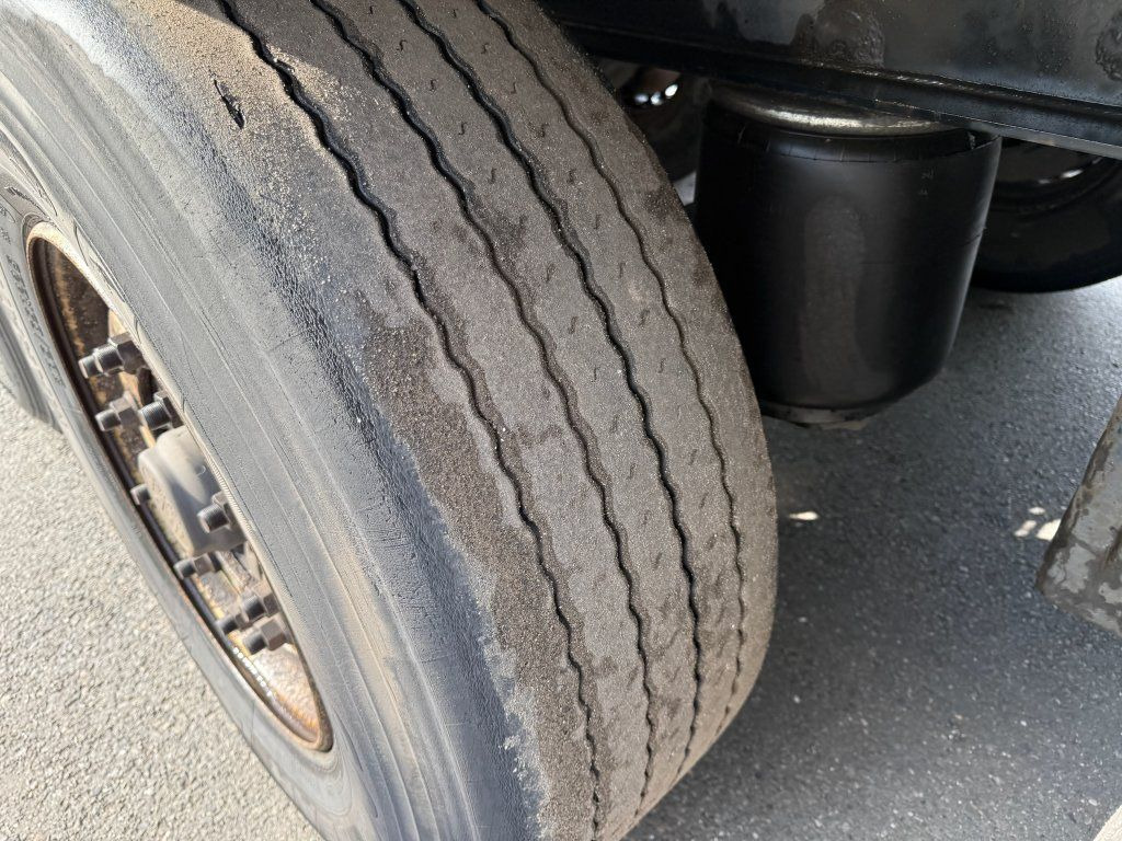 Krone Carrier Vector 1550 DoppelStock - Semirremolque caja cerrada: foto 5 Krone Carrier Vector 1550 DoppelStock - Semirremolque caja cerrada: foto 5