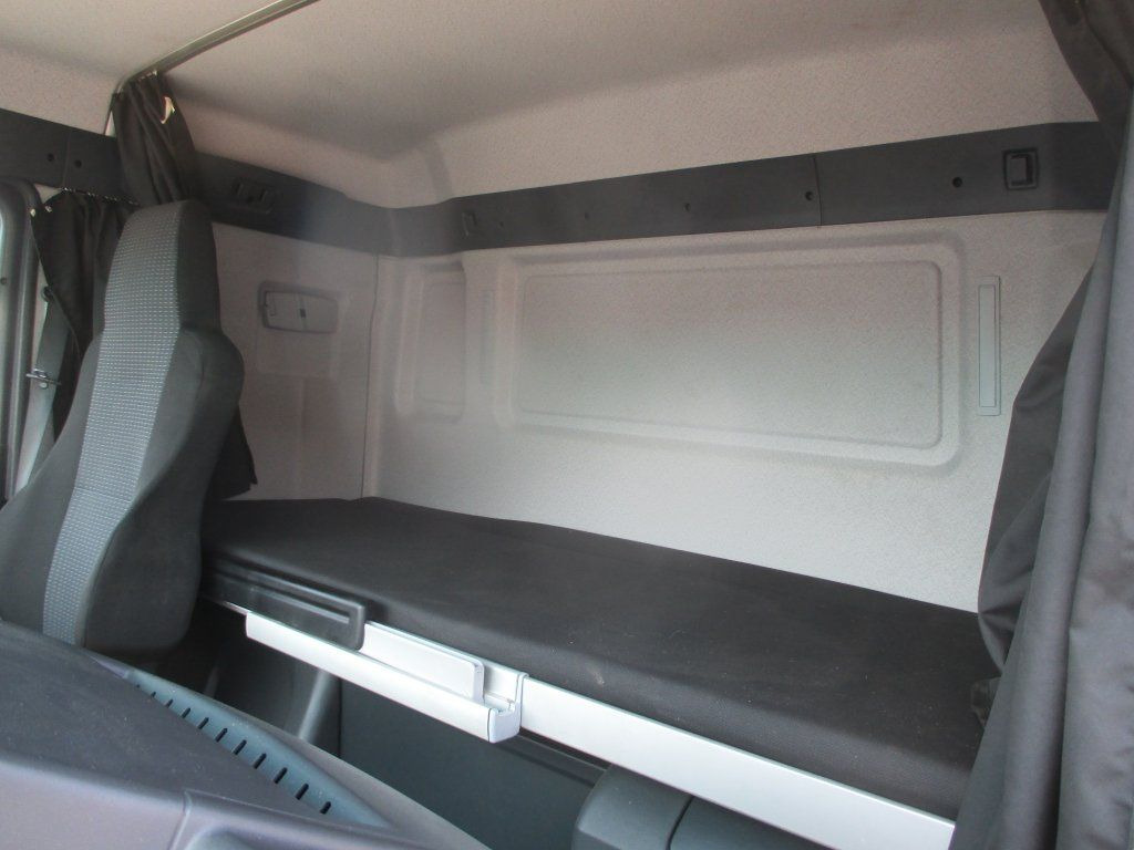 MAN TGL 12.220 - Camión caja cerrada: foto 5 MAN TGL 12.220 - Camión caja cerrada: foto 5