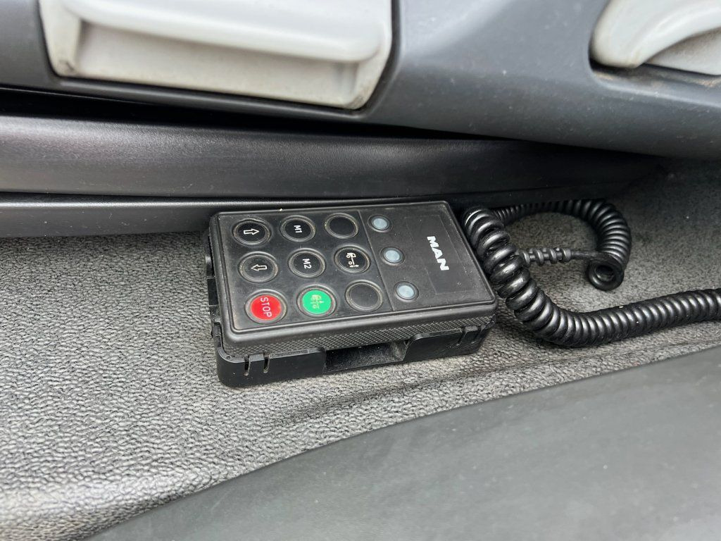 Camión frigorífico MAN TGL12.220 EURO 6 Carrier Xarios 600: foto 16