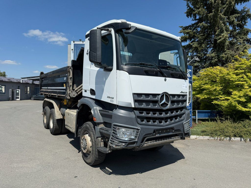 Mercedes-Benz 3343 Arocs 6x6 S3 EURO 6 - Camión volquete: foto 3 Mercedes-Benz 3343 Arocs 6x6 S3 EURO 6 - Camión volquete: foto 3