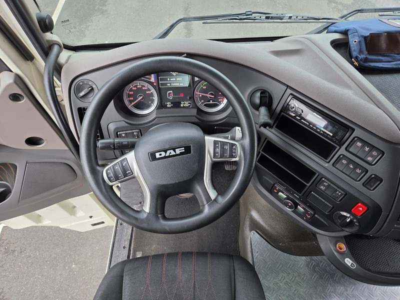 DAF XF 450 - auto-école - Camión lona: foto 5 DAF XF 450 - auto-école - Camión lona: foto 5