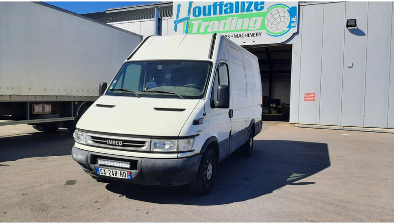 Iveco Daily 35S12 - Furgón: foto 2 Iveco Daily 35S12 - Furgón: foto 2