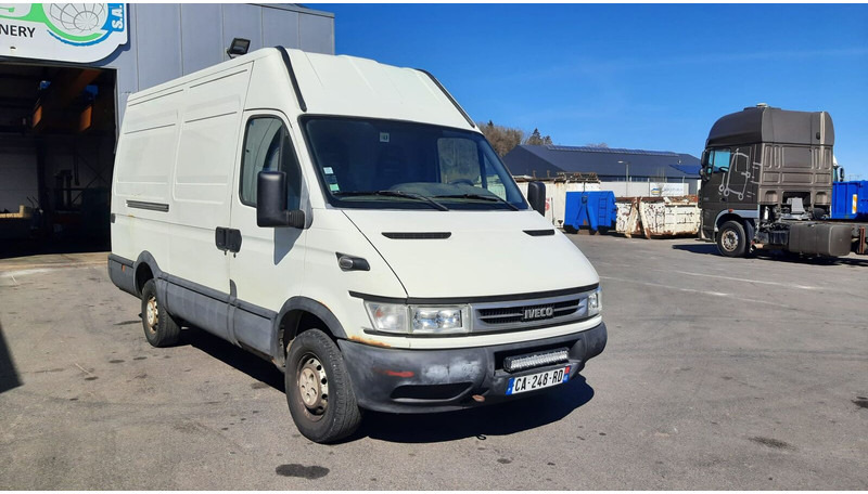 Iveco Daily 35S12 - Furgón: foto 1 Iveco Daily 35S12 - Furgón: foto 1