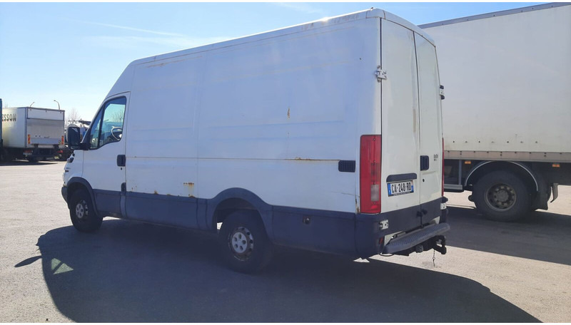 Iveco Daily 35S12 - Furgón: foto 5 Iveco Daily 35S12 - Furgón: foto 5