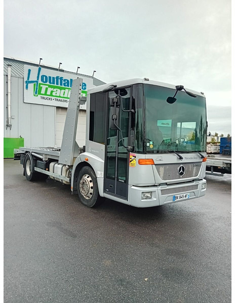 Mercedes-Benz Econic 1833 - Grua de remolque autos: foto 2 Mercedes-Benz Econic 1833 - Grua de remolque autos: foto 2