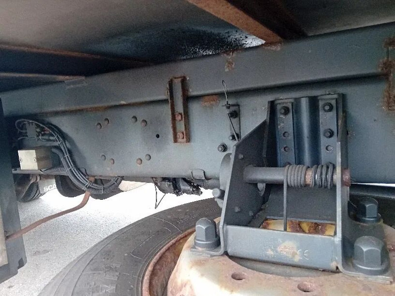 Scania 94.220 D - manual gearbox - top condition - Camión lona: foto 5 Scania 94.220 D - manual gearbox - top condition - Camión lona: foto 5
