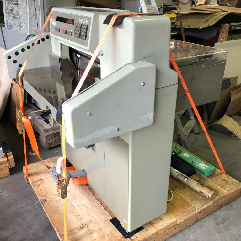 Cutting machine Polar 58 EM - Máquina cortadora de papel: foto 1 Cutting machine Polar 58 EM - Máquina cortadora de papel: foto 1