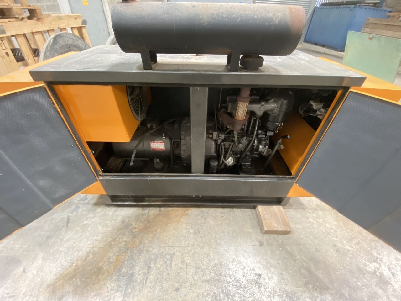 SDMO 20 kVa - Generador industriale: foto 4 SDMO 20 kVa - Generador industriale: foto 4