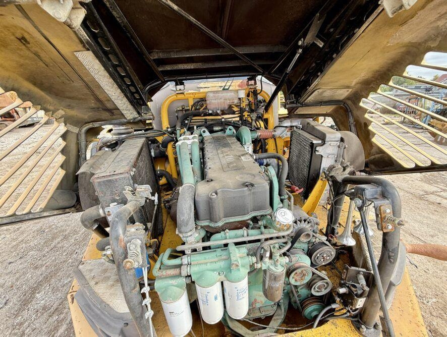 Dúmper articulado Volvo A35D: foto 14