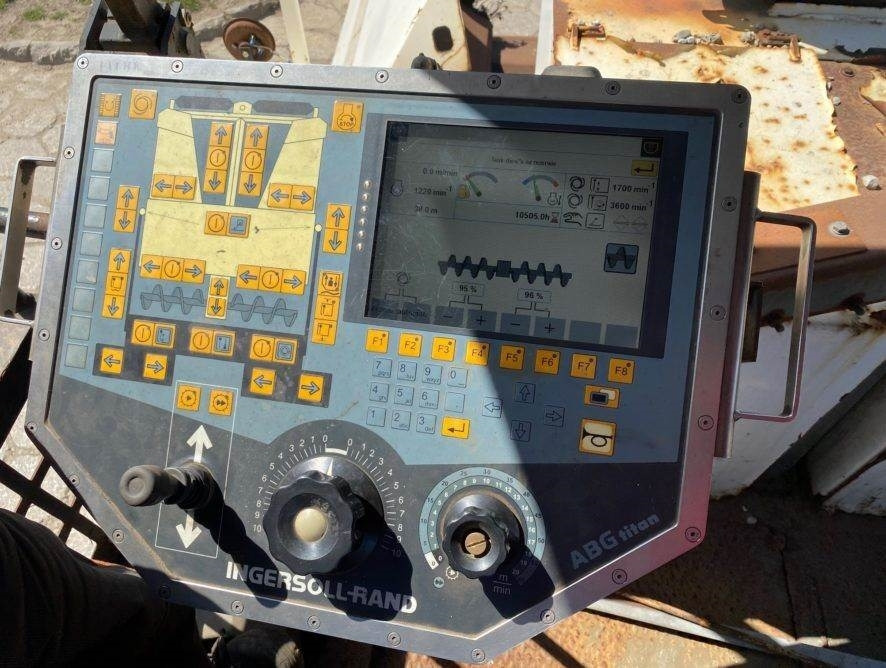 Pavimentadora de asfalto Volvo TITAN 6820: foto 8 Pavimentadora de asfalto Volvo TITAN 6820: foto 8