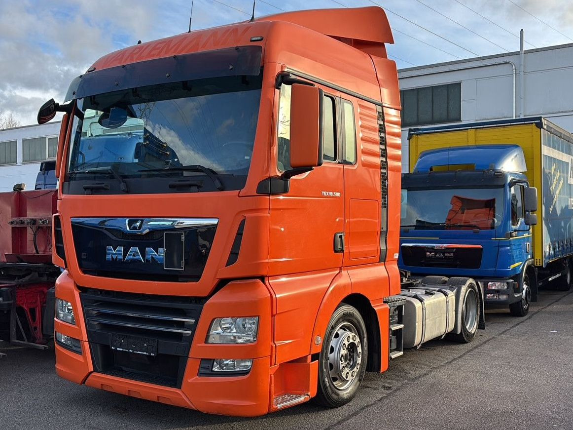 MAN TGX 18.500 XXL HUBSATTELLKUPLUNG - Cabeza tractora: foto 2 MAN TGX 18.500 XXL HUBSATTELLKUPLUNG - Cabeza tractora: foto 2