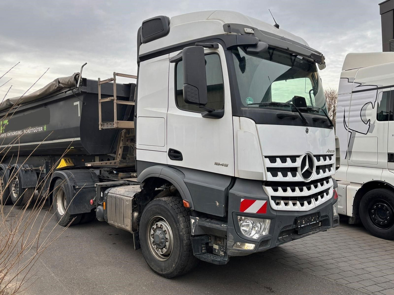 Mercedes-Benz MP V 1845 4x4/Retarder/Kipphydraulik - Cabeza tractora: foto 1 Mercedes-Benz MP V 1845 4x4/Retarder/Kipphydraulik - Cabeza tractora: foto 1