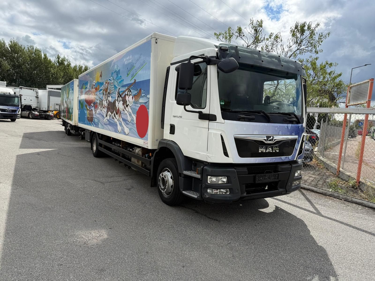 MAN TGM 15.290 kein 12.250 - Camión caja cerrada: foto 2 MAN TGM 15.290 kein 12.250 - Camión caja cerrada: foto 2