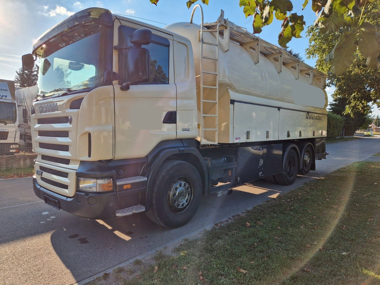 Scania R440 31m³ SILO 4 Kammer/Retarder/Kompressor/Lift - Camión cisterna: foto 1 Scania R440 31m³ SILO 4 Kammer/Retarder/Kompressor/Lift - Camión cisterna: foto 1