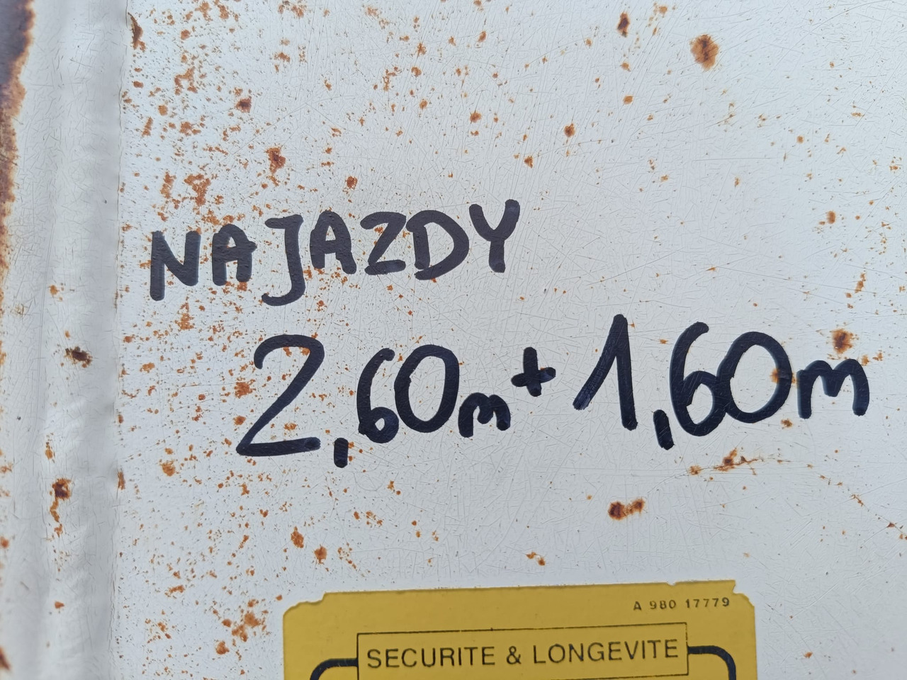 Arrendamiento de ACTM 3 osie 8m x 2,55 m lad 25 T ACTM 3 osie 8m x 2,55 m lad 25 T: foto 18 Arrendamiento de ACTM 3 osie 8m x 2,55 m lad 25 T ACTM 3 osie 8m x 2,55 m lad 25 T: foto 18