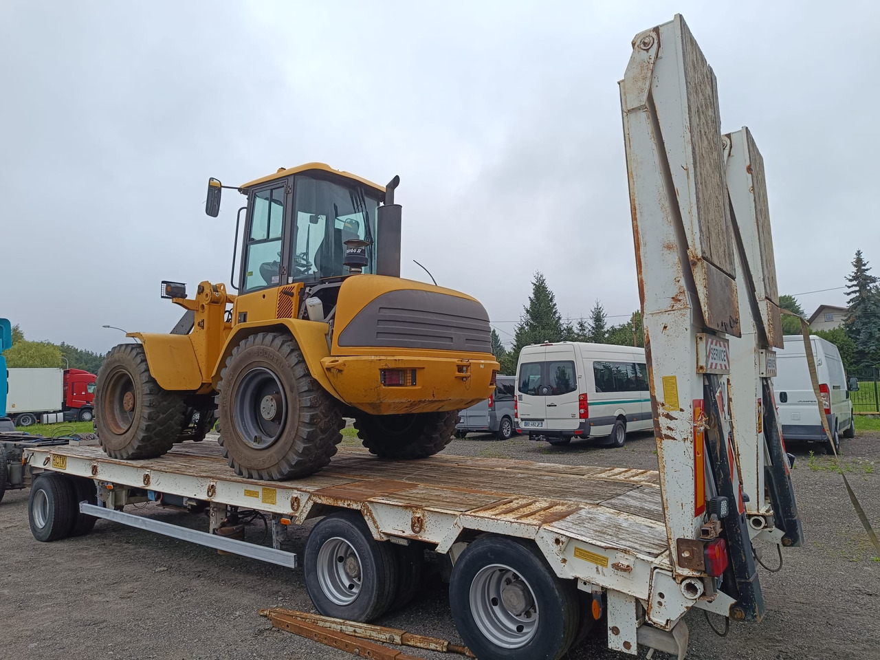 Arrendamiento de ACTM 3 osie 8m x 2,55 m lad 25 T ACTM 3 osie 8m x 2,55 m lad 25 T: foto 11 Arrendamiento de ACTM 3 osie 8m x 2,55 m lad 25 T ACTM 3 osie 8m x 2,55 m lad 25 T: foto 11