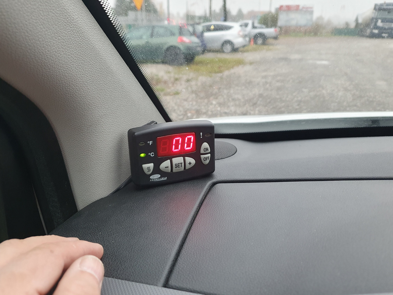 CITROËN Berlingo long chlodnia mroznia carrier Klima euro6 - Furgoneta frigorifica: foto 4 CITROËN Berlingo long chlodnia mroznia carrier Klima euro6 - Furgoneta frigorifica: foto 4