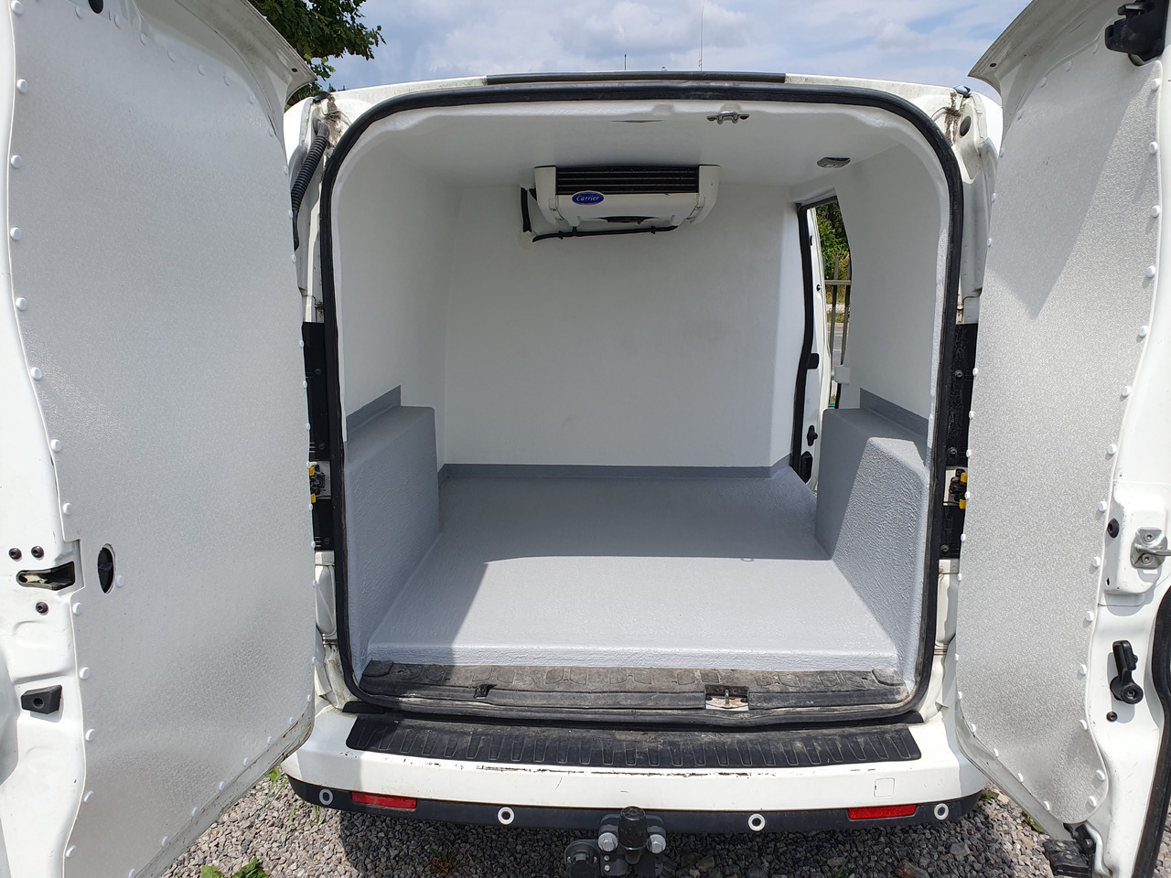 FIAT DOBLO 1.6 LONG CHLODNIA carrier KLIMA EURO6 - Furgoneta frigorifica: foto 2 FIAT DOBLO 1.6 LONG CHLODNIA carrier KLIMA EURO6 - Furgoneta frigorifica: foto 2