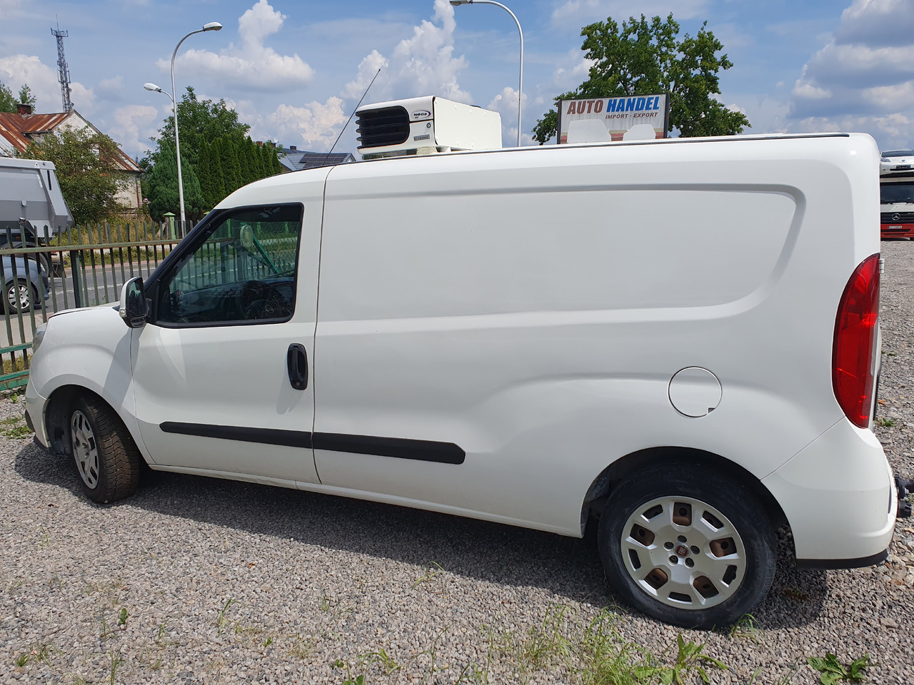 FIAT DOBLO 1.6 LONG CHLODNIA carrier KLIMA EURO6 - Furgoneta frigorifica: foto 4 FIAT DOBLO 1.6 LONG CHLODNIA carrier KLIMA EURO6 - Furgoneta frigorifica: foto 4