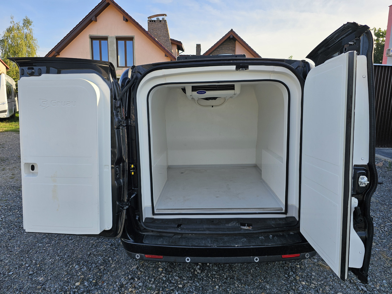 FIAT DOBLO CHLODNIA MROZNIA - 20C CARRIER KLIMA EURO6 - Furgoneta frigorifica: foto 1 FIAT DOBLO CHLODNIA MROZNIA - 20C CARRIER KLIMA EURO6 - Furgoneta frigorifica: foto 1