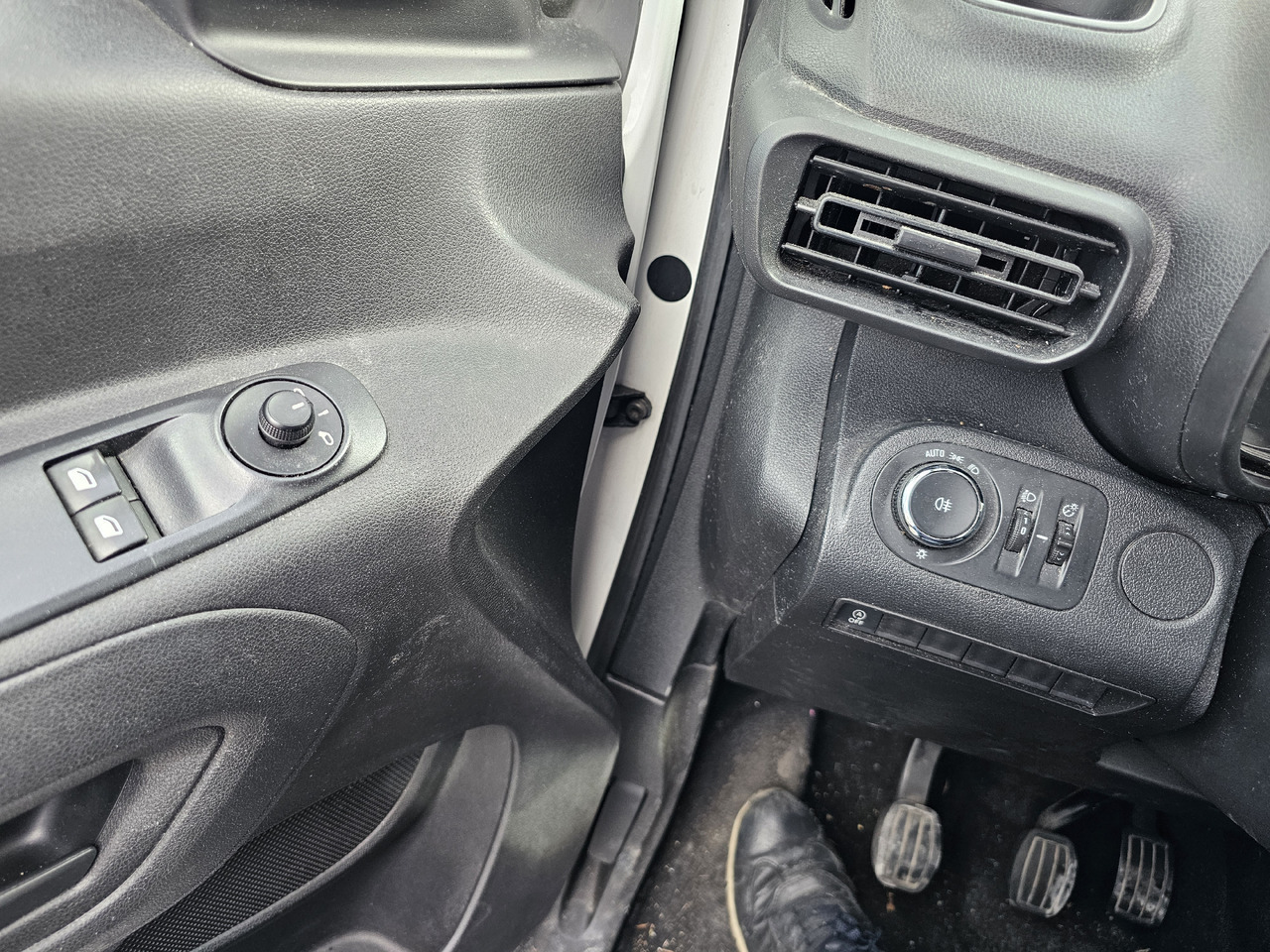 Furgoneta frigorifica OPEL COMBO MAXI LONG CHLODNIA MROZNIA CARRIER KLIMA EURO6 [ Copy ]: foto 10