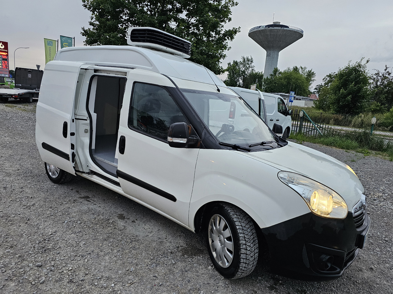 Furgoneta frigorifica Opel COMBO MAXI L2H2 1,6 tdi CHLODNIA CARRIER KLIMA EURO6 [ Copy ] [ Copy ] [ Copy ] [ Copy ]: foto 1
