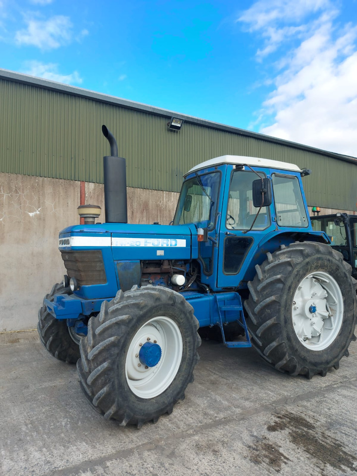 Tractor Ford TW-20: foto 1