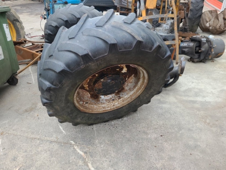 Case Jx80 New Hollland Td5, Td5000 Fiat 90, 93,94 Front Wheel Rim 340x85r24 - Llanta para Maquinaria agrícola: foto 1 Case Jx80 New Hollland Td5, Td5000 Fiat 90, 93,94 Front Wheel Rim 340x85r24 - Llanta para Maquinaria agrícola: foto 1