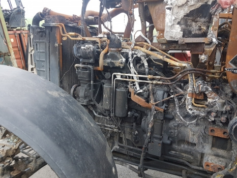 Case Maxxum 145 Engine Sump Block Head, Crankshaft Nut 5802377941, 5801483259 - Motor y piezas: foto 3 Case Maxxum 145 Engine Sump Block Head, Crankshaft Nut 5802377941, 5801483259 - Motor y piezas: foto 3