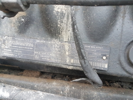 Case Maxxum 145 Engine Sump Block Head, Crankshaft Nut 5802377941, 5801483259 - Motor y piezas: foto 1 Case Maxxum 145 Engine Sump Block Head, Crankshaft Nut 5802377941, 5801483259 - Motor y piezas: foto 1