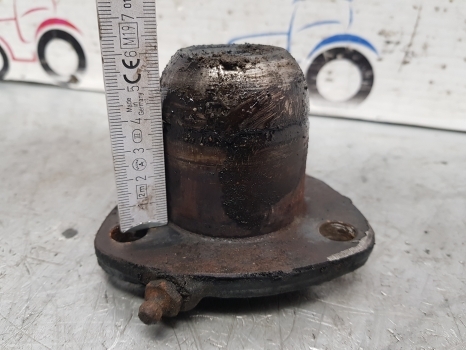 Case New Holland T6000, T6, Maxxum T6070 Front Axle King Pin Top Rhs 87361688 - Eje delantero para Tractor: foto 4 Case New Holland T6000, T6, Maxxum T6070 Front Axle King Pin Top Rhs 87361688 - Eje delantero para Tractor: foto 4