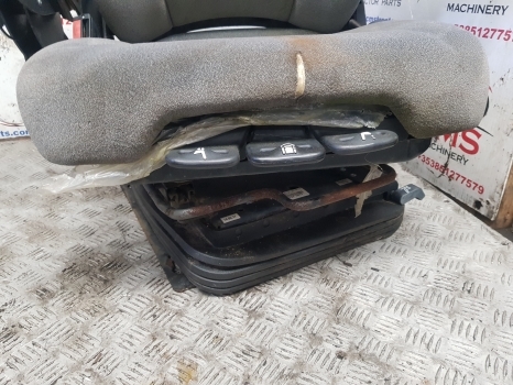 Claas Arion 500, 600, Axion 800, 900 Series Driver Seat 0021500311, 21500311 - Asiento para Tractor: foto 4 Claas Arion 500, 600, Axion 800, 900 Series Driver Seat 0021500311, 21500311 - Asiento para Tractor: foto 4