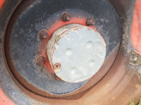 Claas Scorpion 732, 736, 741 Front Rhs, Rear Lhs Axle Hub Complete 0019230850 - Eje posterior: foto 1 Claas Scorpion 732, 736, 741 Front Rhs, Rear Lhs Axle Hub Complete 0019230850 - Eje posterior: foto 1