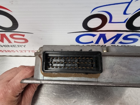 Fiat, New Holland 60, M Series Ecu Control Panel 82008154, 82010884, 82013284 - Unidad de control: foto 5 Fiat, New Holland 60, M Series Ecu Control Panel 82008154, 82010884, 82013284 - Unidad de control: foto 5