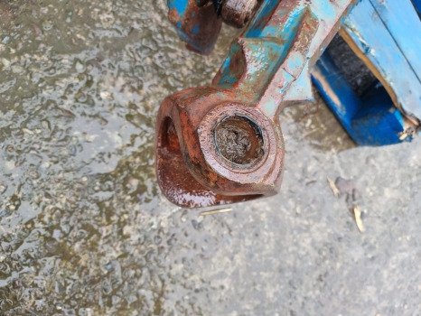 Ford 10 S Front Carraro 709/19s2 Front Axle Beam Housing 18738 Car121002 - Eje delantero: foto 4 Ford 10 S Front Carraro 709/19s2 Front Axle Beam Housing 18738 Car121002 - Eje delantero: foto 4